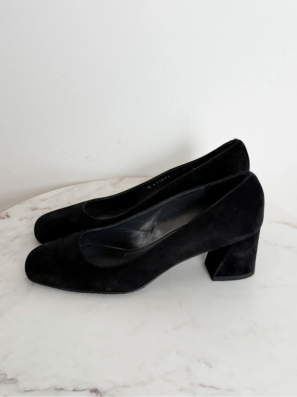 Stuart Weitzman Marymid Suede Pump Heels Black Size 7M